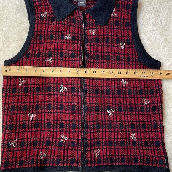 Woolrich Womens Red Black Plaid Floral Knit Zip Front Sweater Vest Sz M - Picture 5 of 8